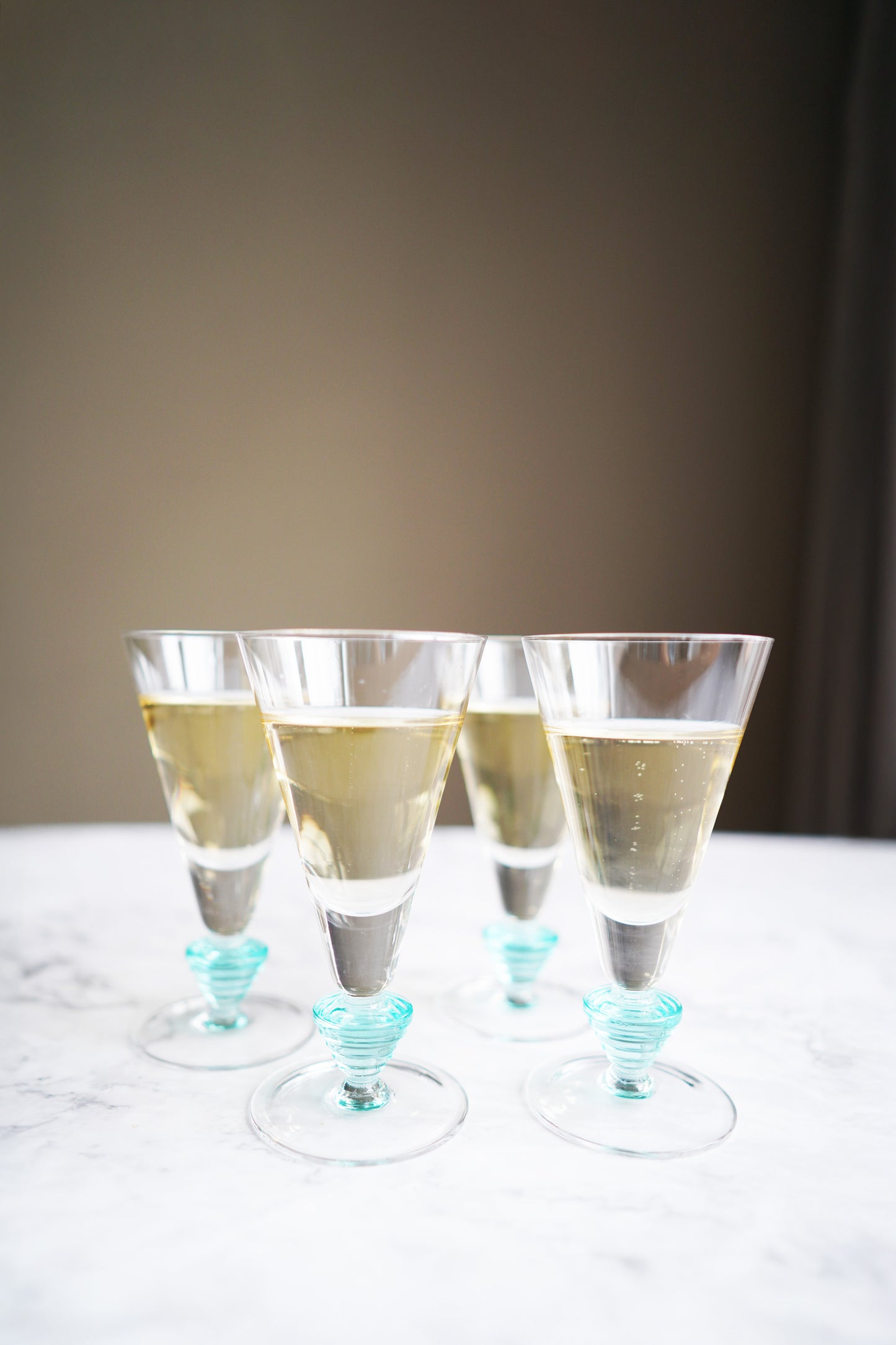 Flûtes bleu und Cava Sutra