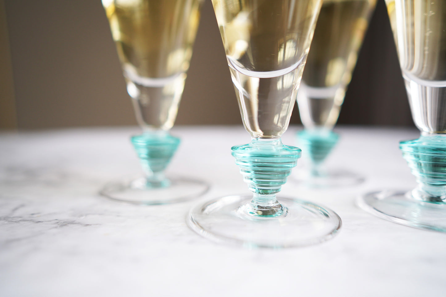 Flûtes bleu und Cava Sutra