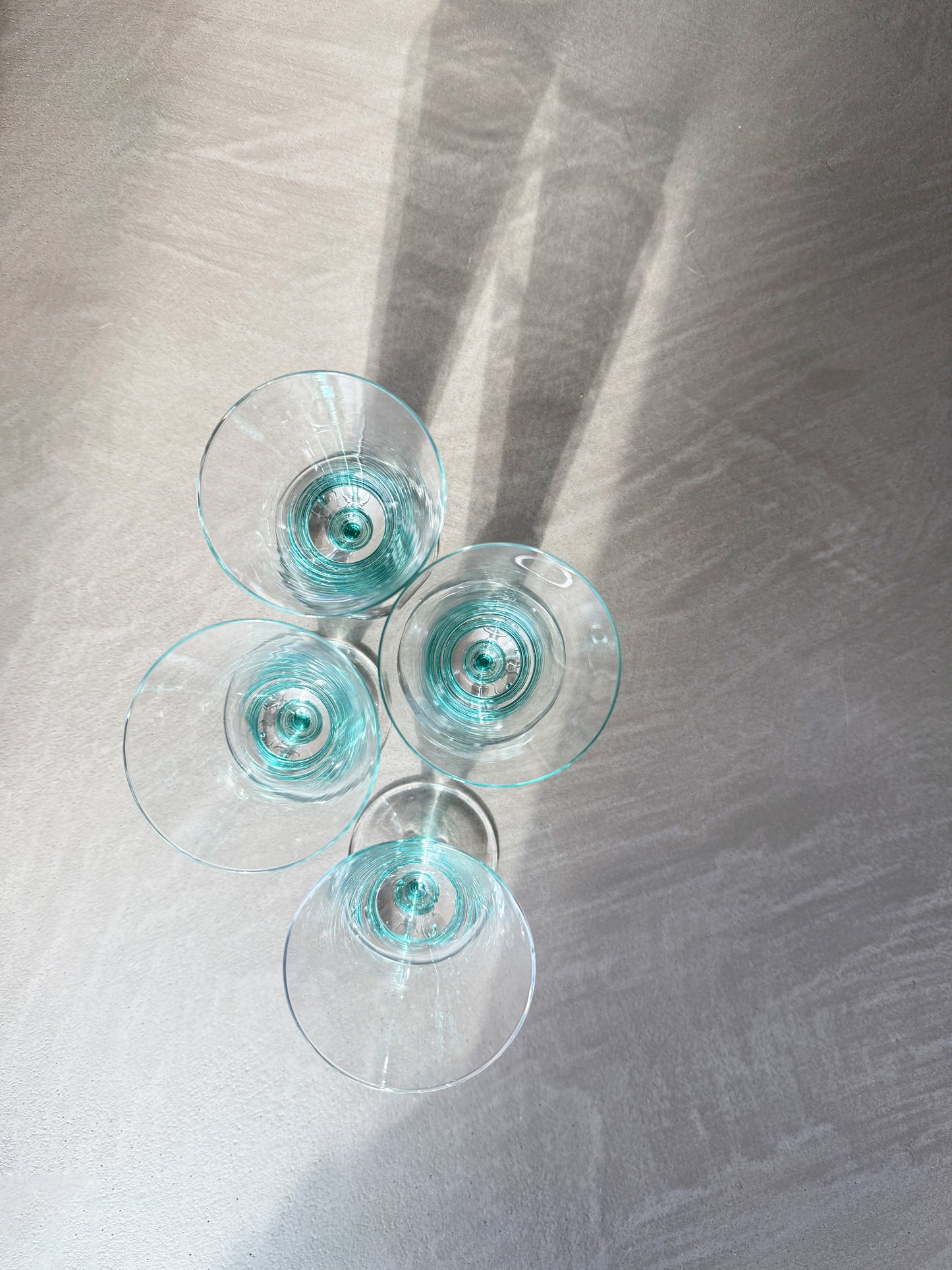 Flûtes bleu und Cava Sutra
